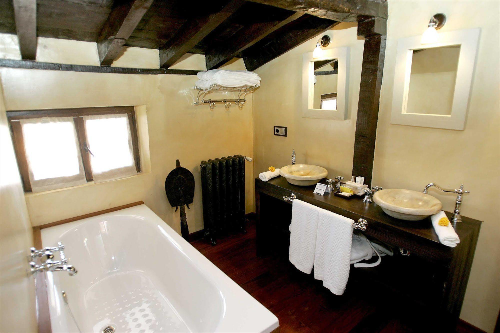 Hotel Boutique Valle De Oca Villanasur-Río de Oca Esterno foto